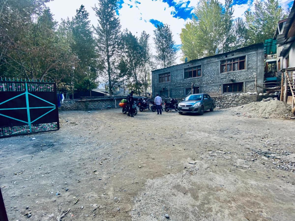 Hotel Border View Kargil Exterior photo