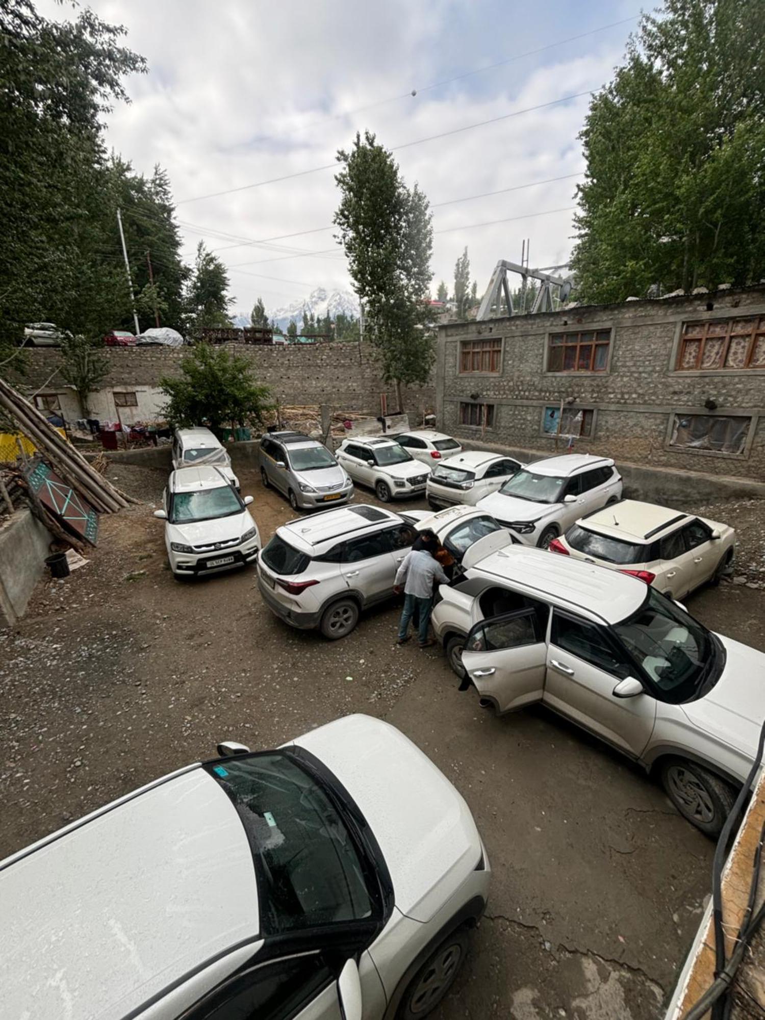 Hotel Border View Kargil Exterior photo