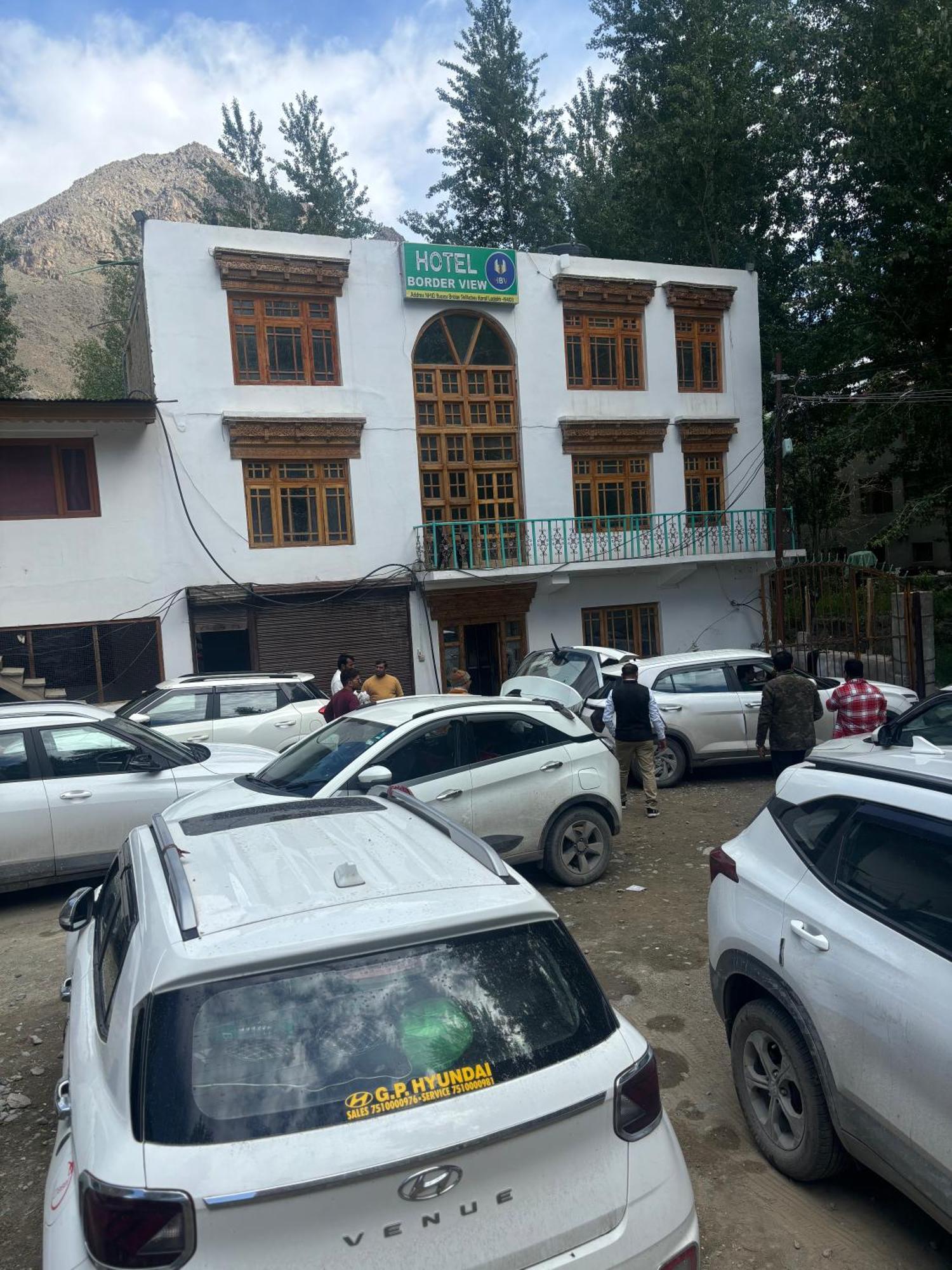 Hotel Border View Kargil Exterior photo